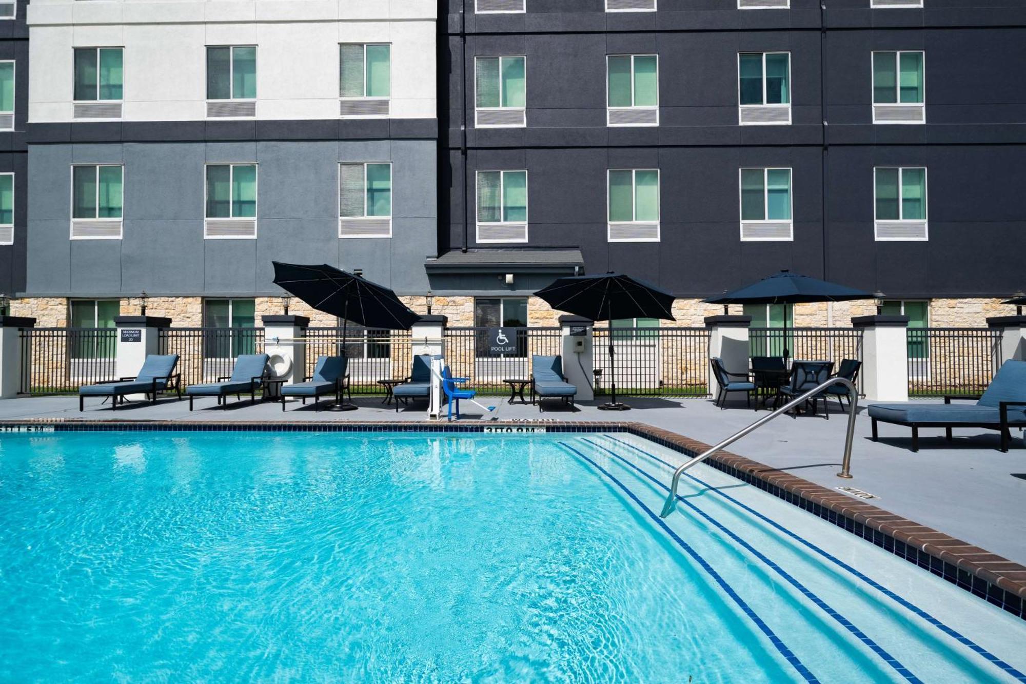 Hilton Garden Inn Houston/Clear Lake Nasa Webster Exterior photo